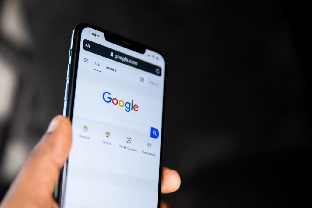 Perbedaan Google Discover dengan Google Search