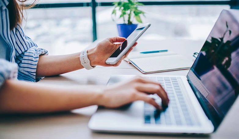 Menghubungkan Situs Web dengan Halaman Profil Media Sosial
