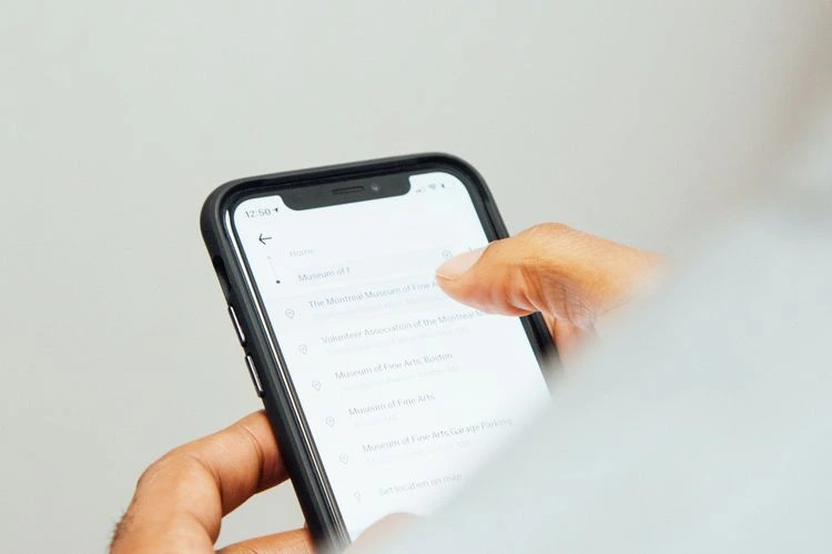 Melalui Aplikasi WiFi Audit Pro di iPhone