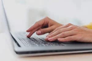 5 Contoh Surat Lamaran Kerja di Toko yang Bisa Kamu Tiru