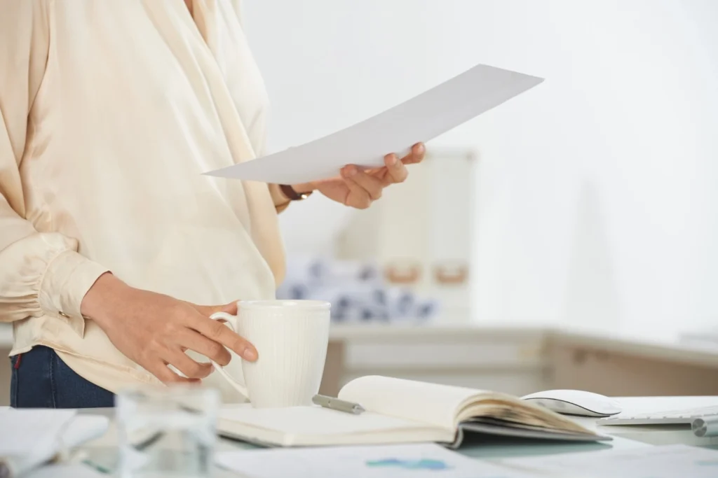 Perbedaan Surat Referensi Kerja dan Paklaring