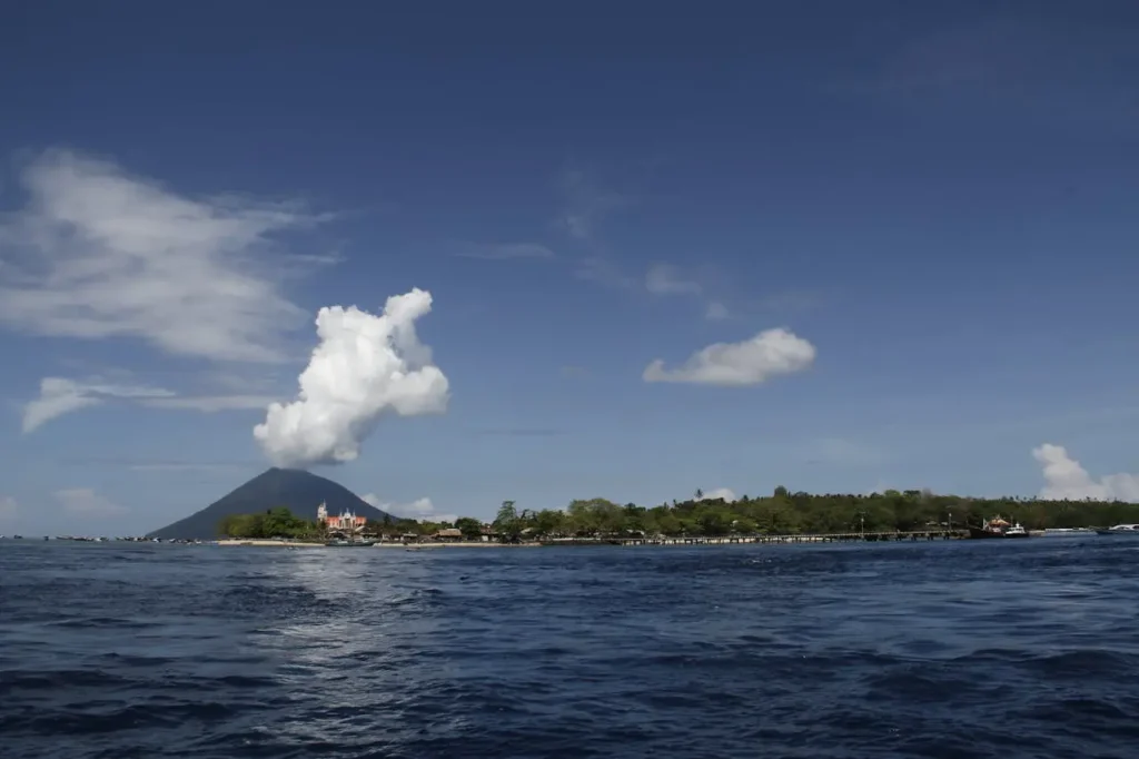 9 Taman Wisata Alam di Indonesia yang Instagramable dan Asri