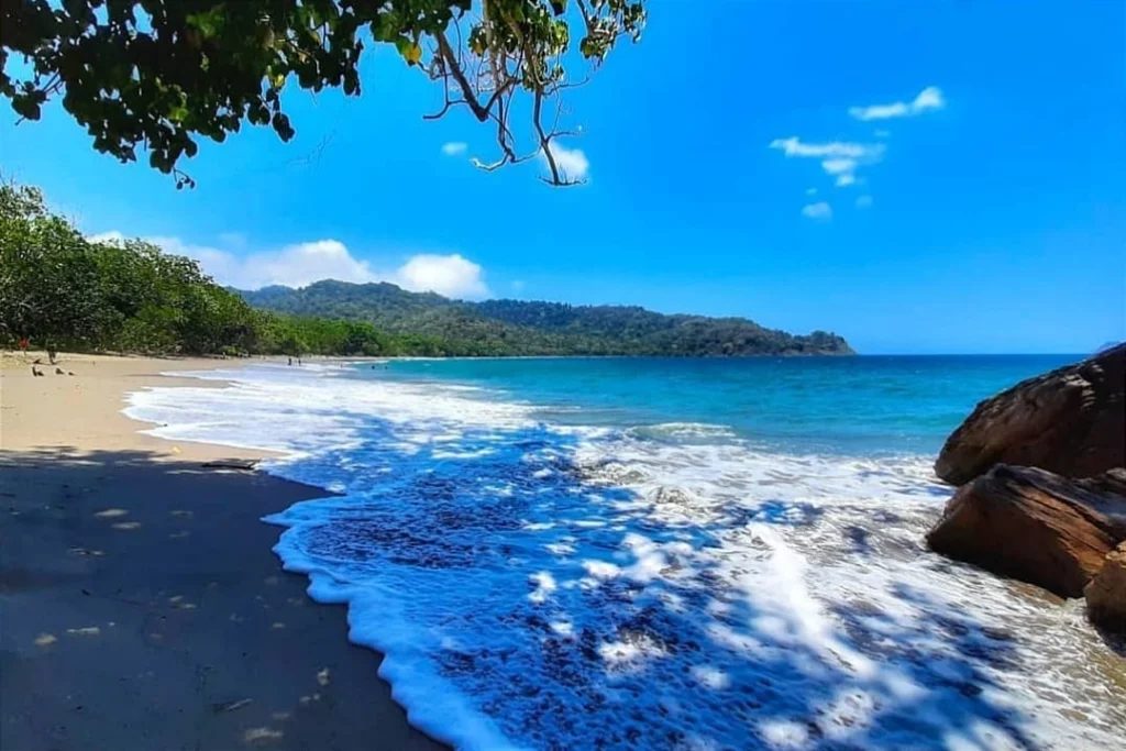 Di Mana Obyek Wisata Alam Pantai Nanggelan?