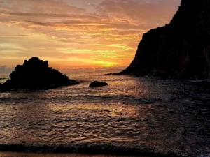 Obyek Wisata Alam Pantai Nanggelan: Lokasi, Pesona, dan Hal Menariknya