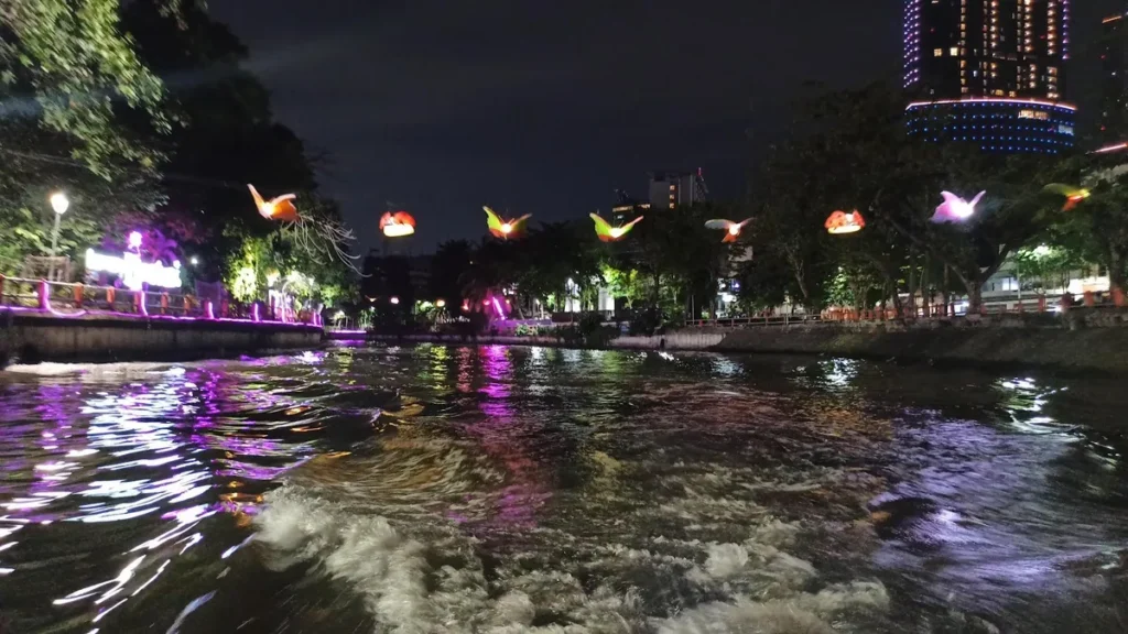 Wisata Perahu Kalimas