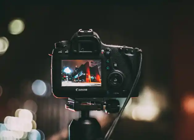 ilustrasi kamera canon