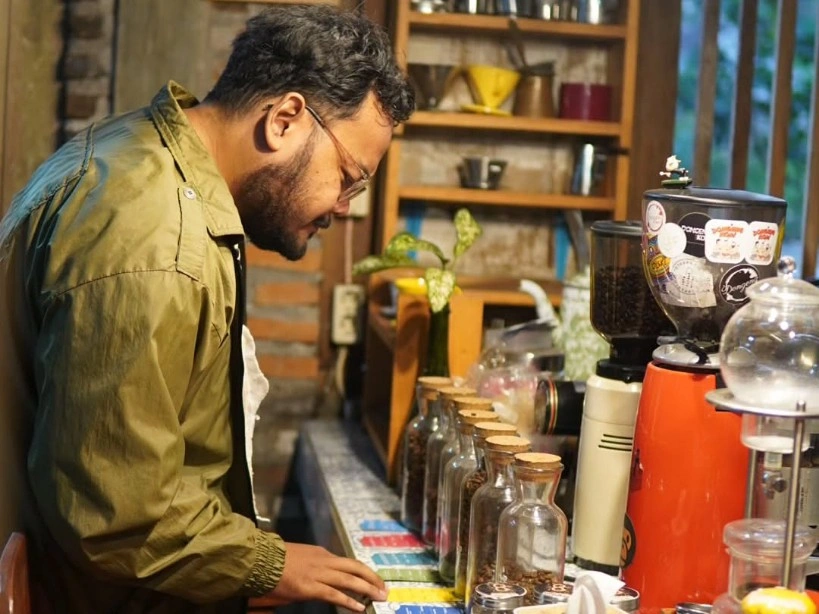 Tawarkan Single-Origin Indonesia dengan Teknik Seduh Lengkap dan Program “Make Your Own Coffee”