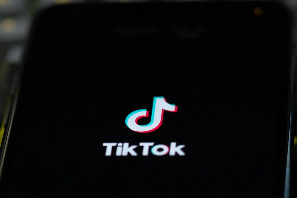 Cara Download Video di TikTok Melalui Fitur Share