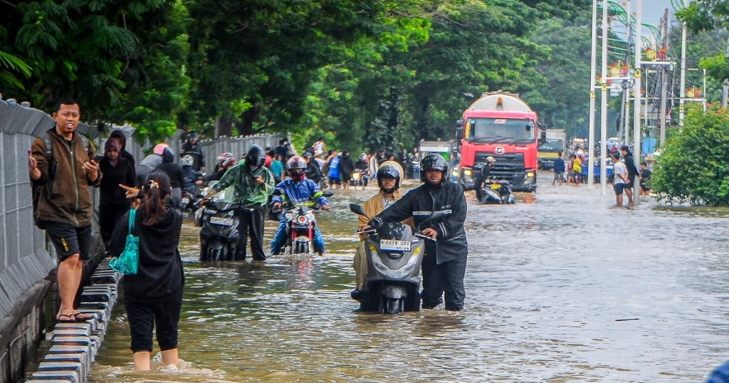 Apa Arti Mimpi Banjir? 8 Tafsir Angka Terbaru, Cek Sekarang! - Apa Arti Mimpi Banjir Dari Sisi Psikologis?