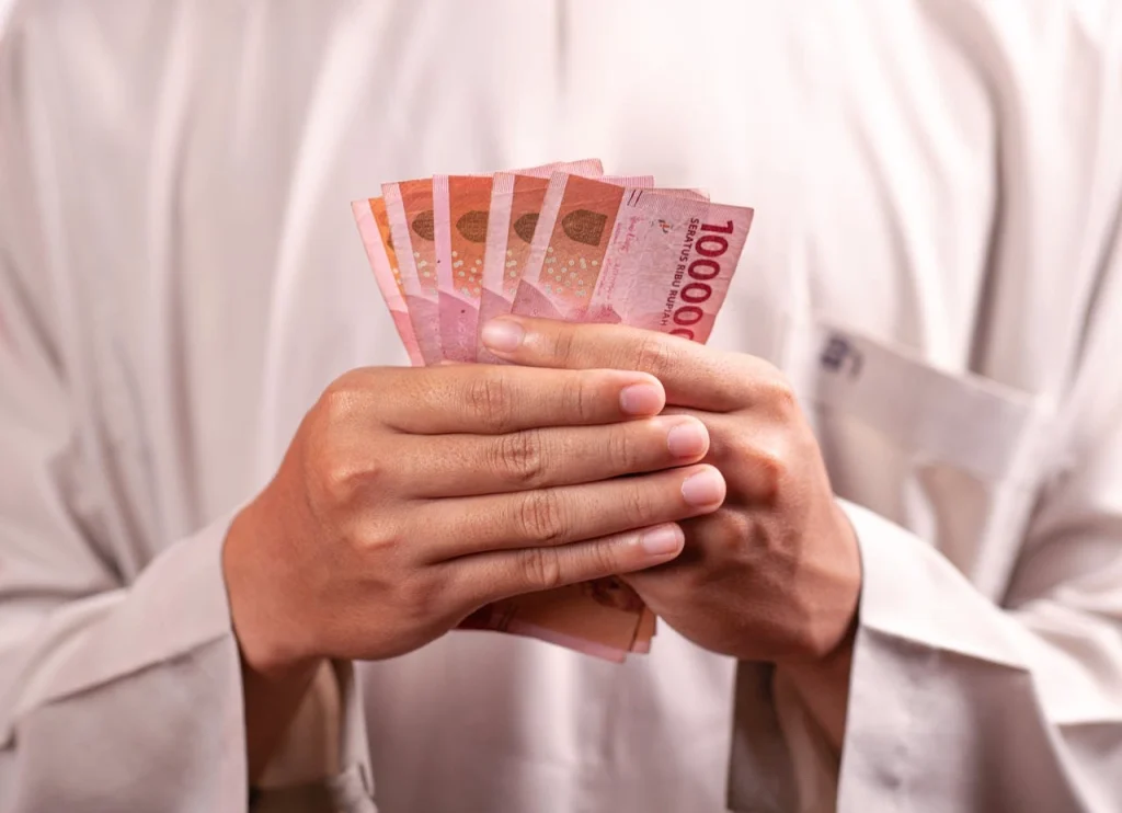 Arti Kata Dibayar dalam Berbagai Konteks